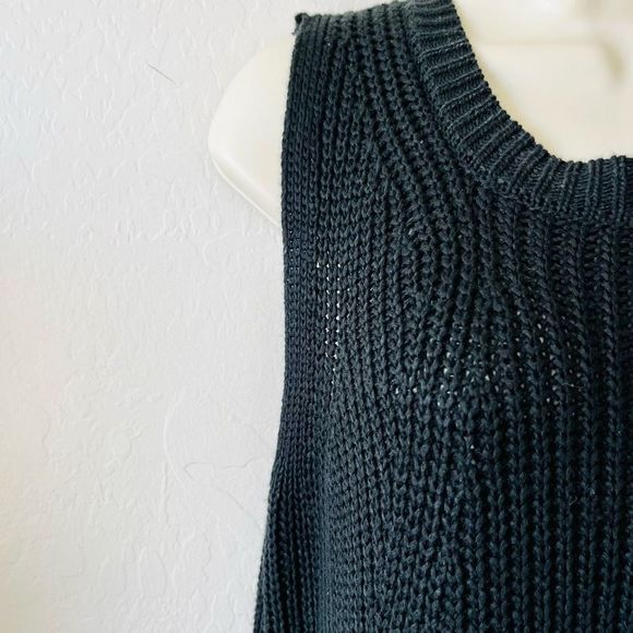 Chelsea & Theodore L black sleeveless sweater pullover scoopneck - Picture 7 of 12